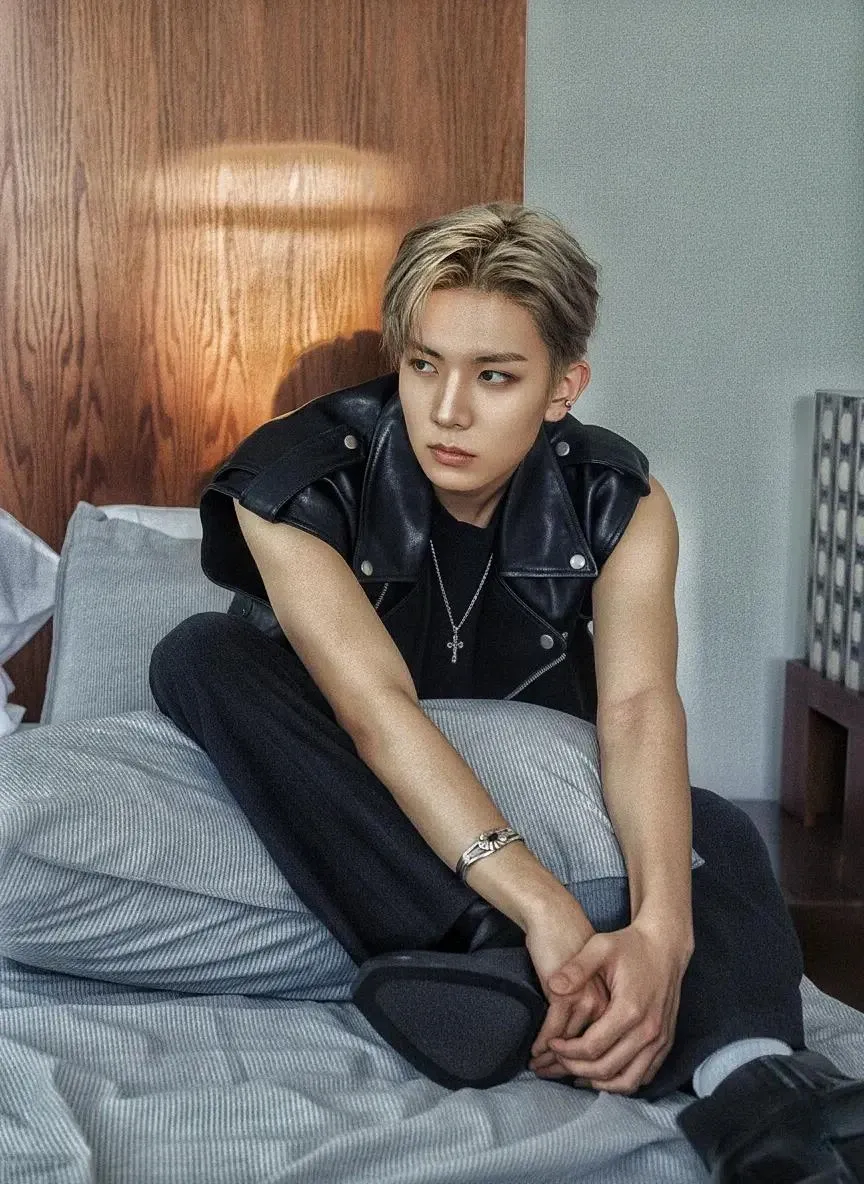 Behind-the-scenes cut of Heeseung