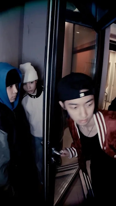 Fan-made special wallpaper for LNGSHOT