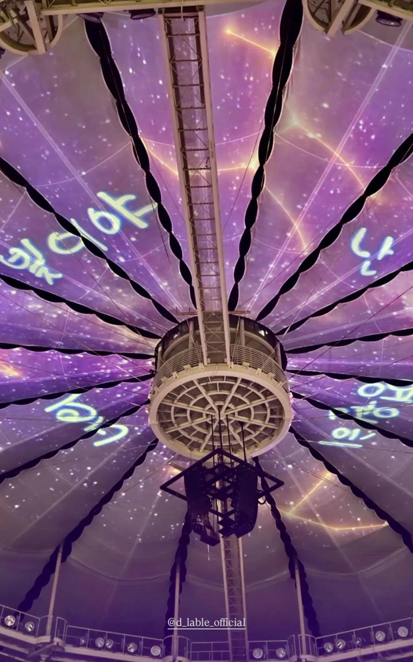 D-LITE (BIGBANG)の舞台裏ショット