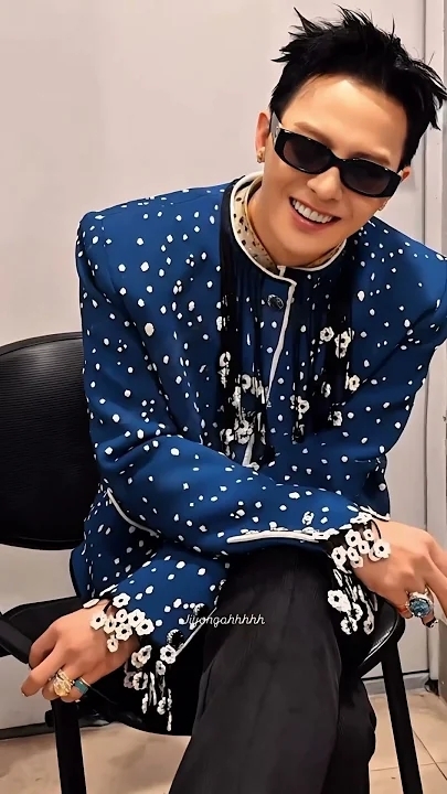 Fan-made special wallpaper for G-DRAGON (BIGBANG)