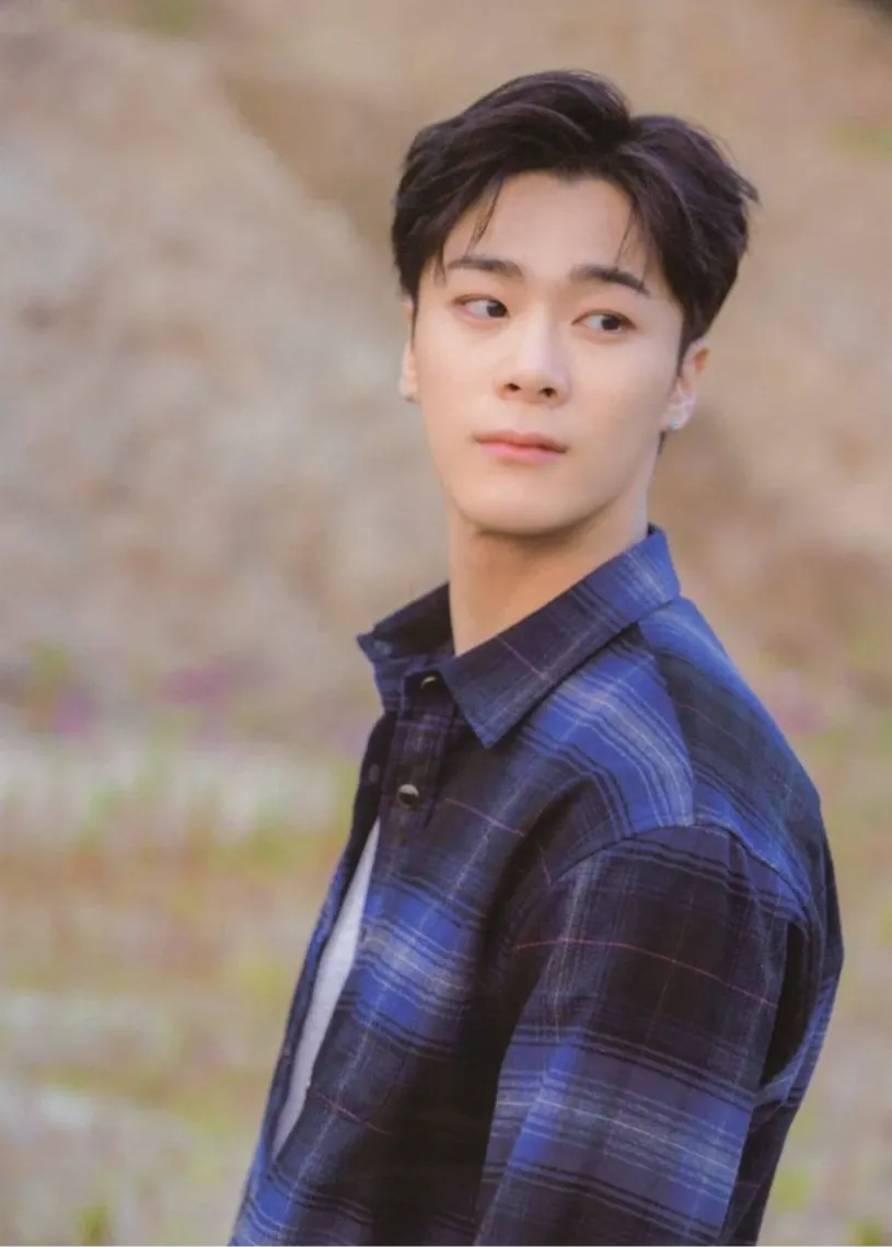 A moment captured by Moonbin (ASTRO)'s fan