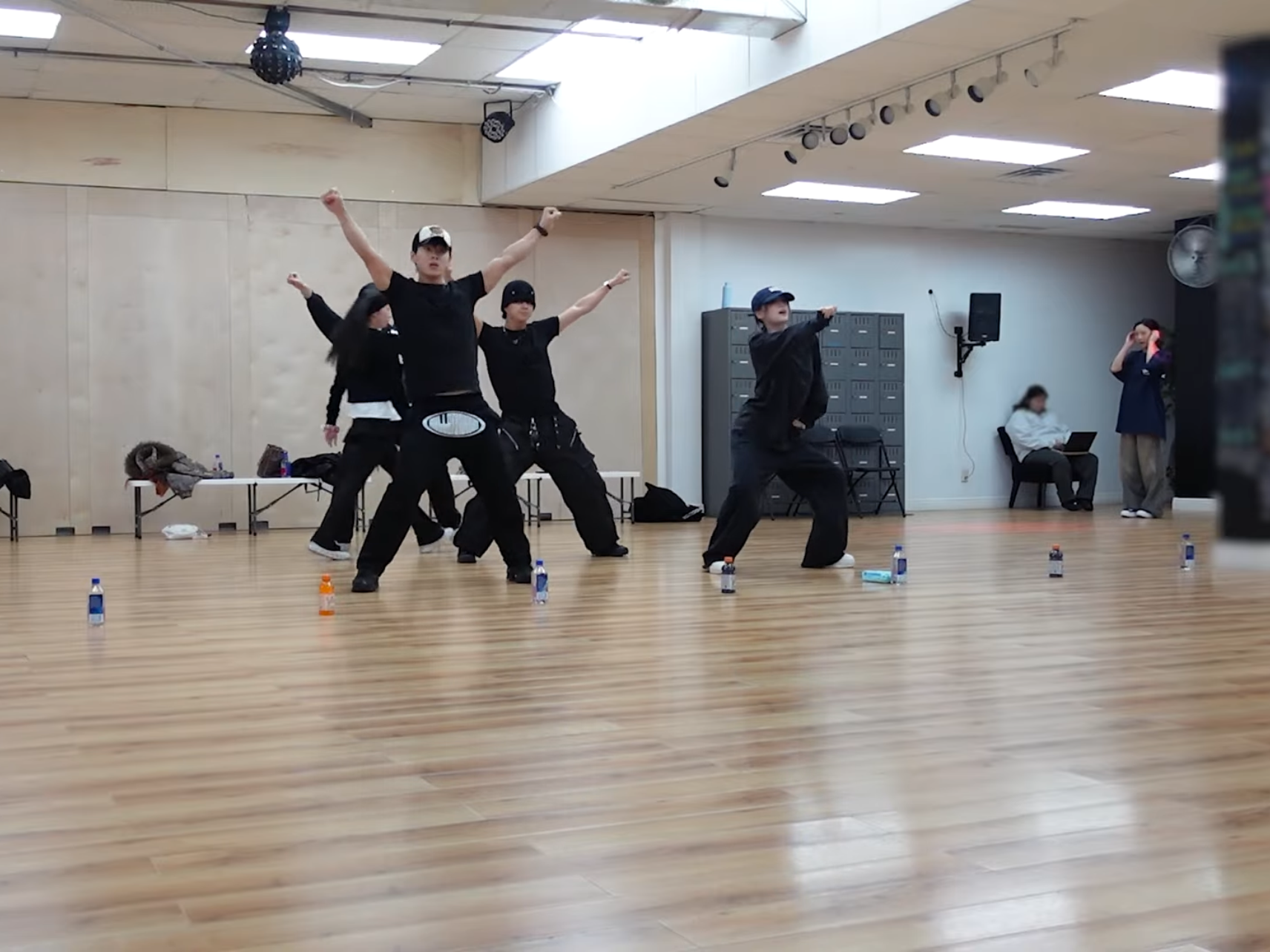 Momo (TWICE)的最新照片