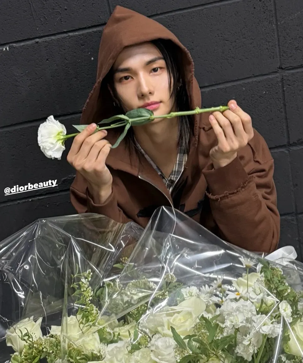 Latest photo of Hyunjin (Stray Kids)