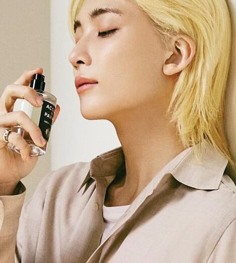 Recent activity shot of Jeonghan (SEVENTEEN)