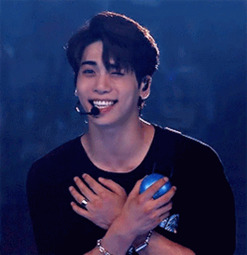 Behind-the-scenes cut of Jonghyun (SHINee)