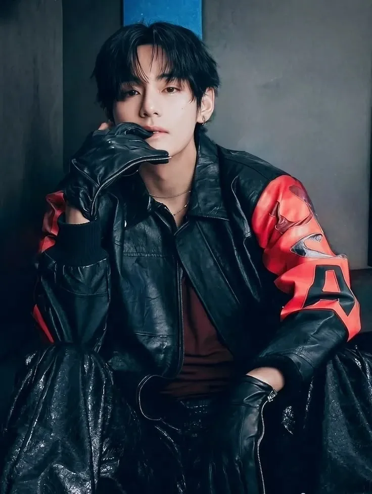 뷔 (방탄소년단)의 최신 사진