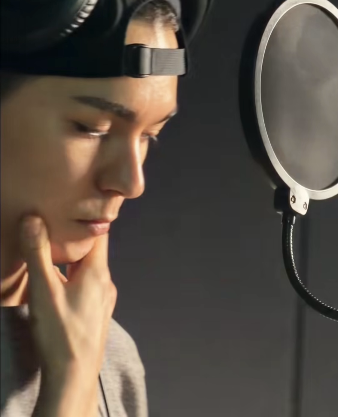 A moment captured by Vernon (SEVENTEEN)'s fan