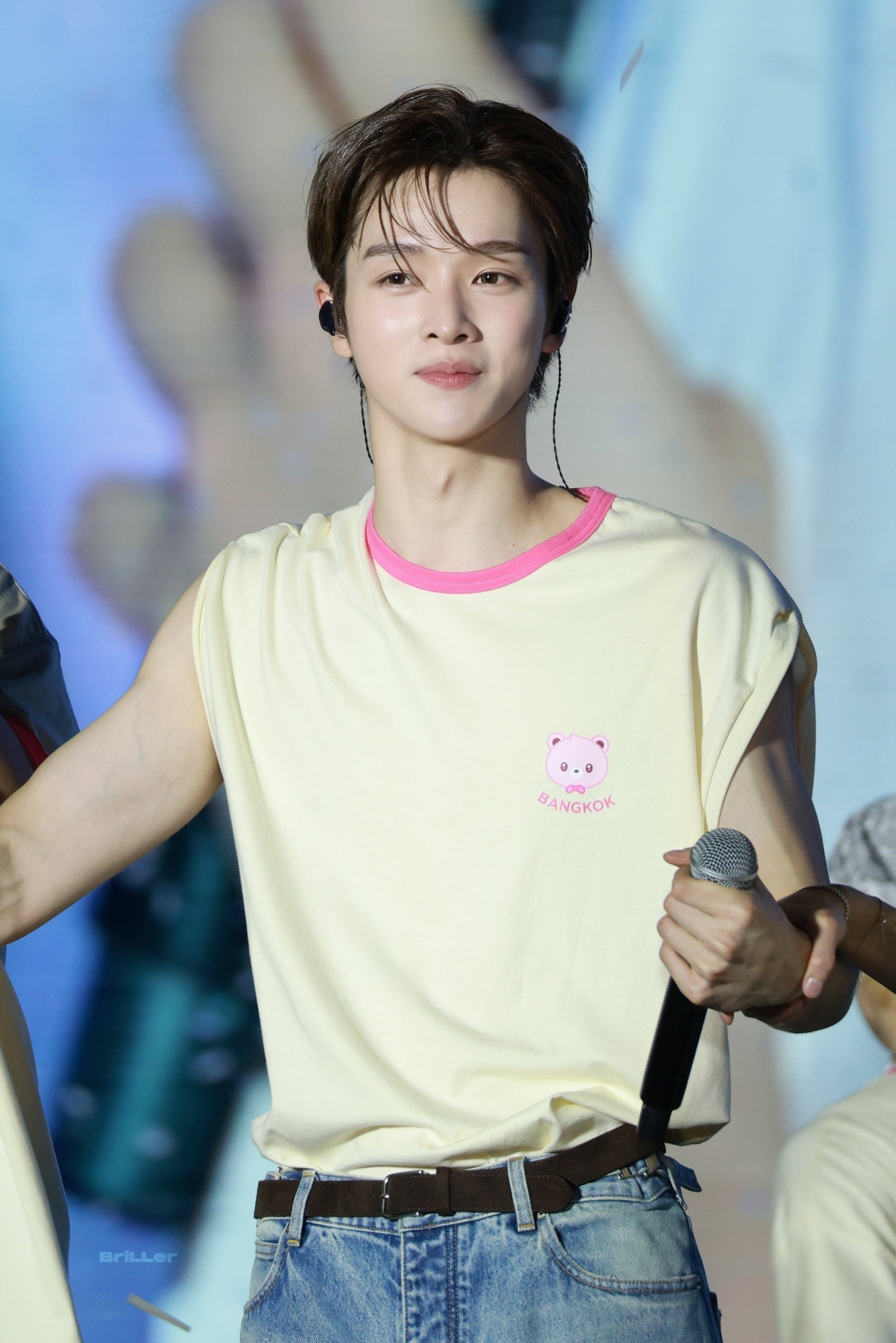 Recent activity shot of Sungchan (RIIZE)