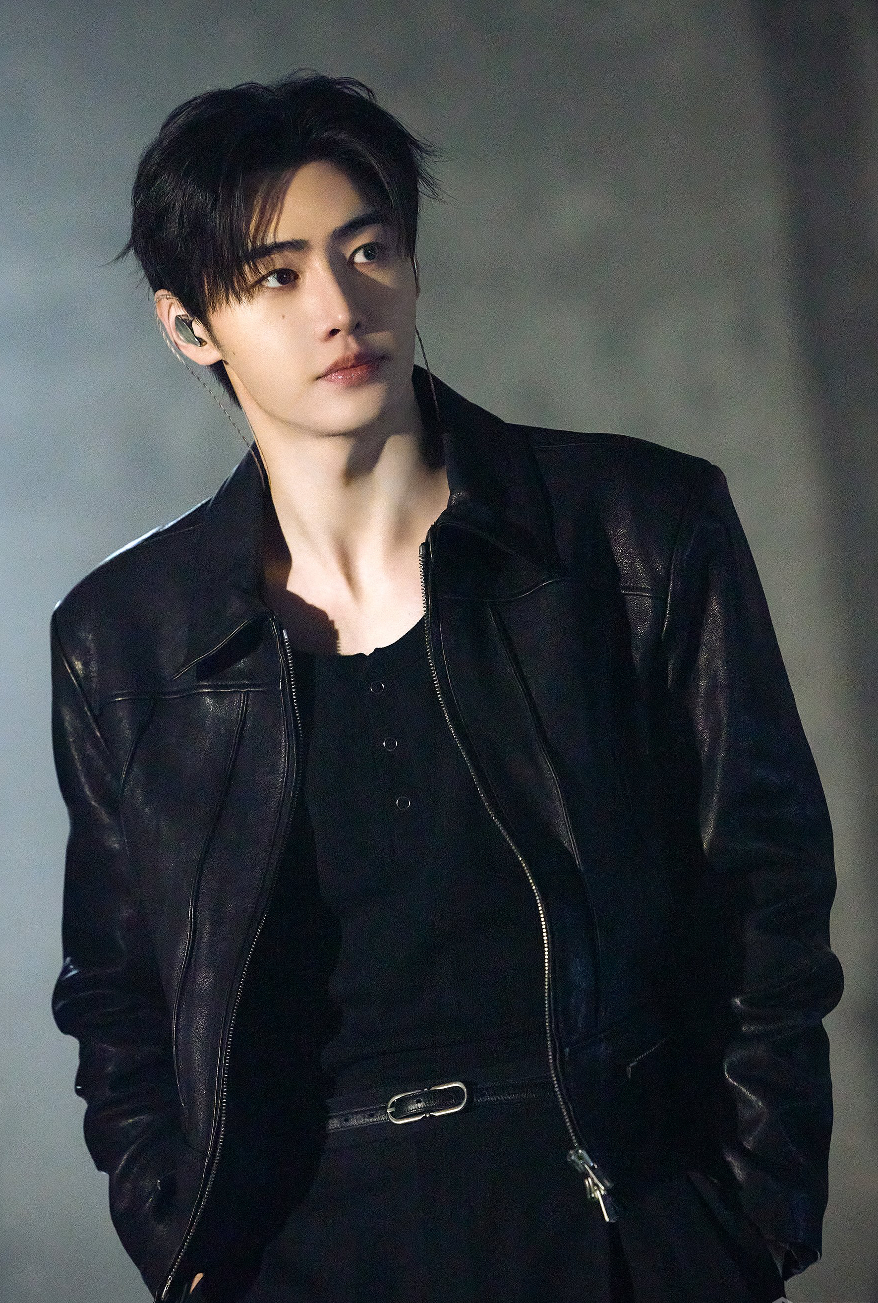 Foto terbaru Sunghoon (ENHYPEN)