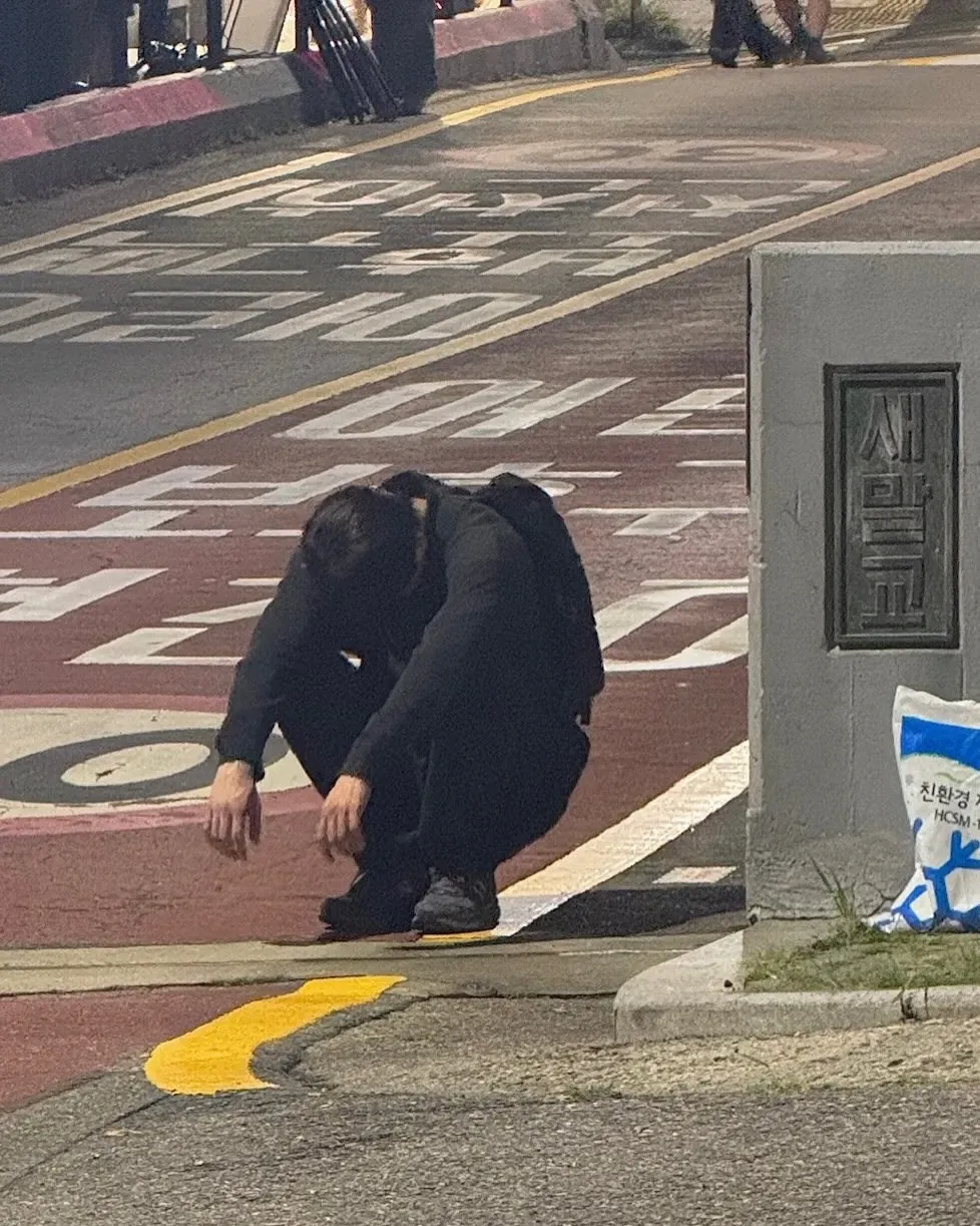 Behind-the-scenes cut of Jinyoung (GOT7)