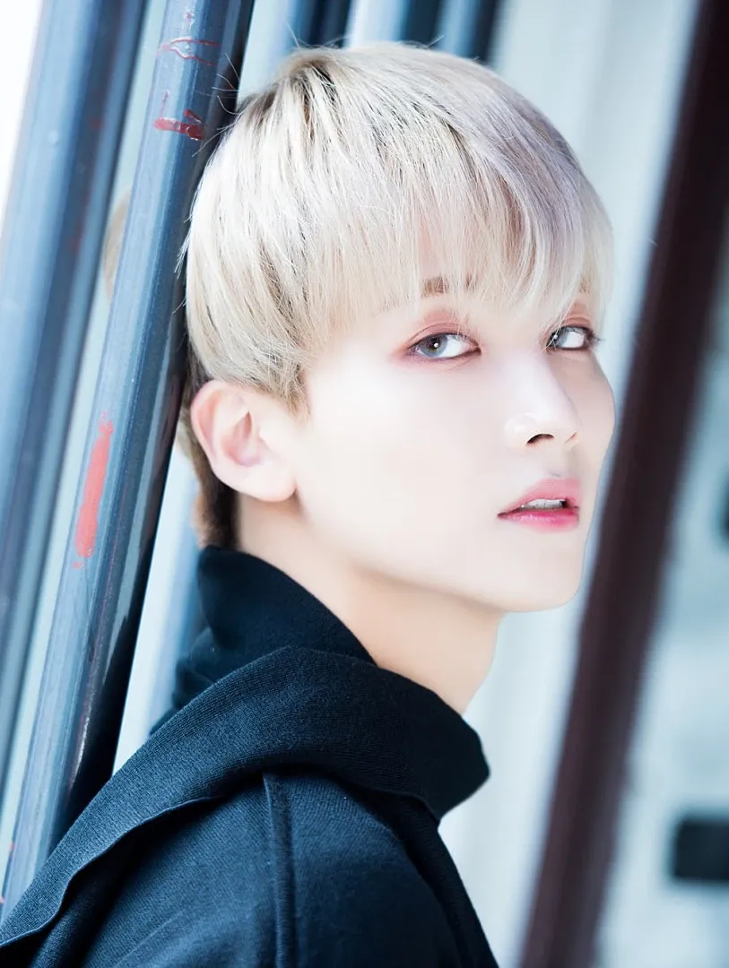 Recent activity shot of Jeonghan (SEVENTEEN)