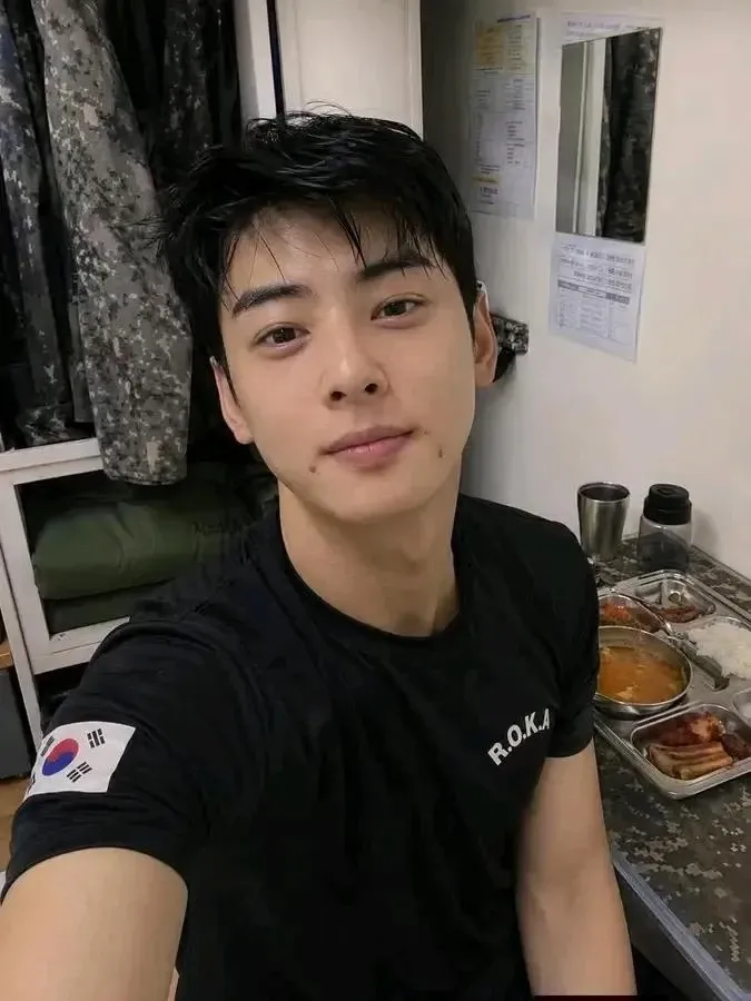 Behind-the-scenes cut of Eunwoo (ASTRO)