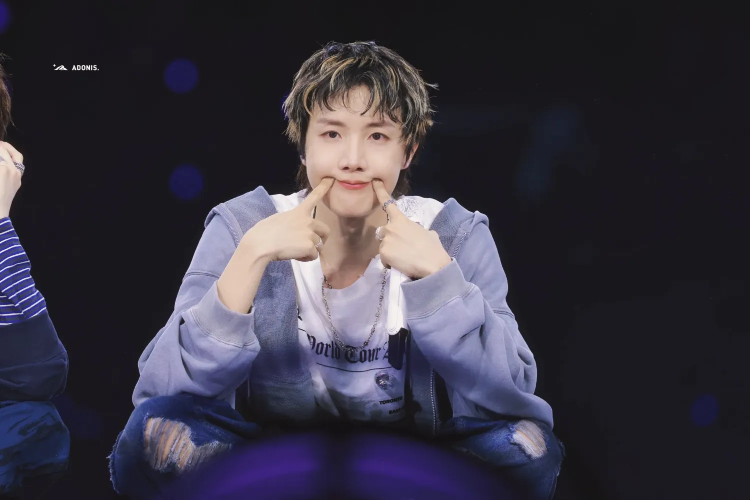 Momen yang diabadikan oleh penggemar j-hope (BTS)