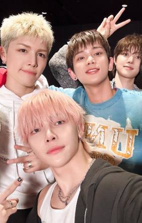 A moment captured by Nicholas (&TEAM)'s fan