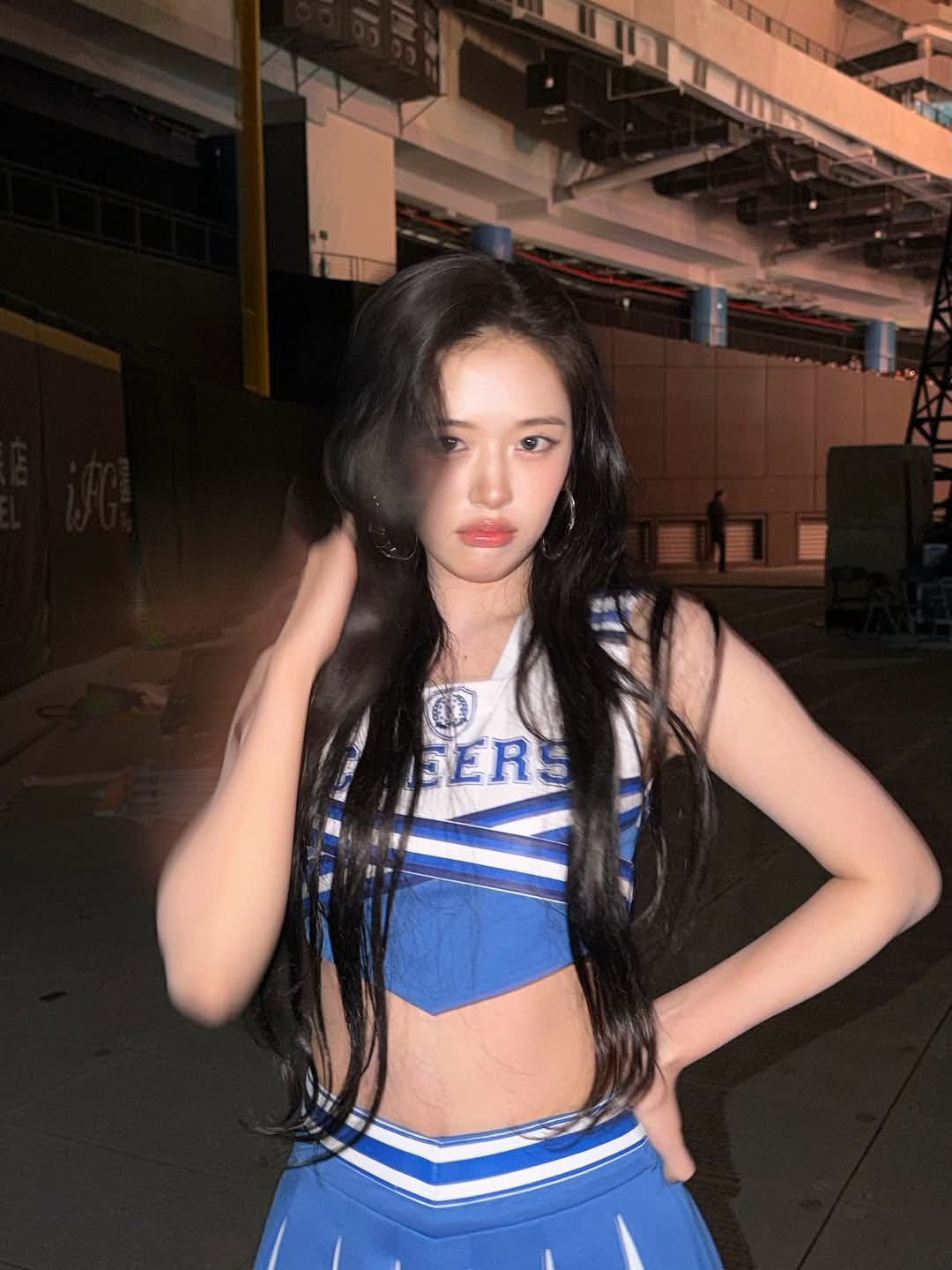 A moment captured by An Yujin (IVE)'s fan