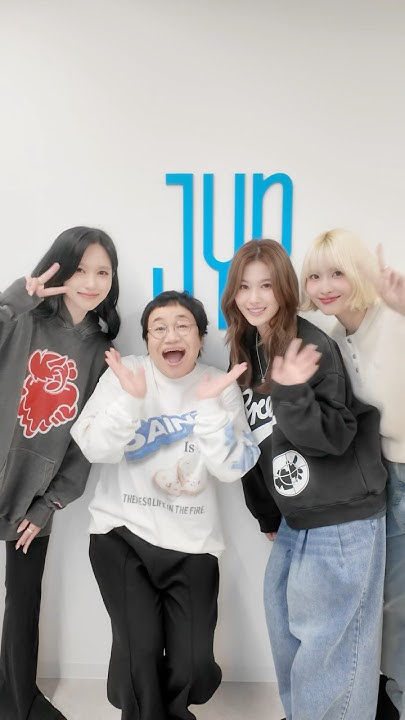 TWICE의 비하인드 컷