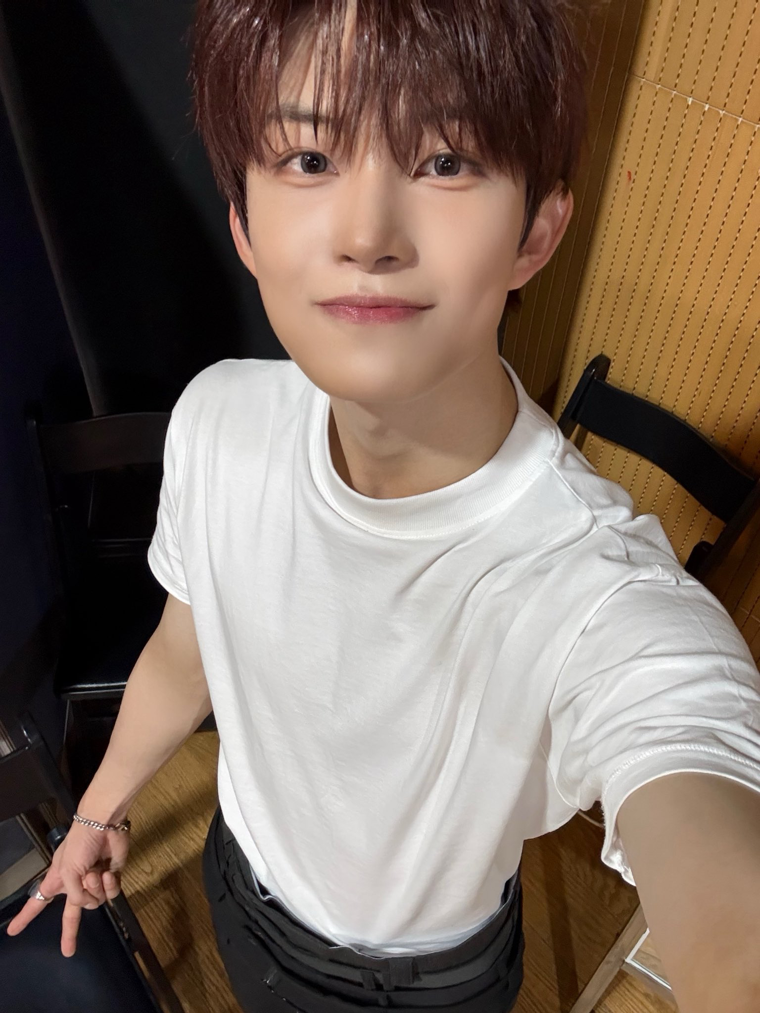 Behind-the-scenes cut of Kim Geonwoo (ALPHA DRIVE ONE)