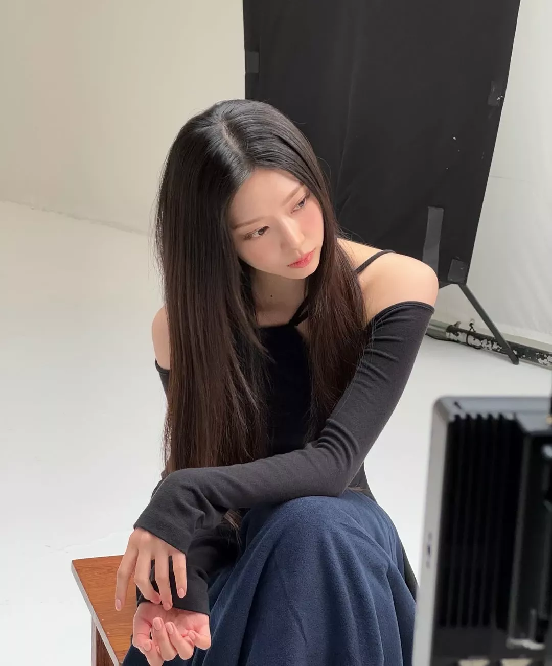 Behind-the-scenes cut of Kim Minju