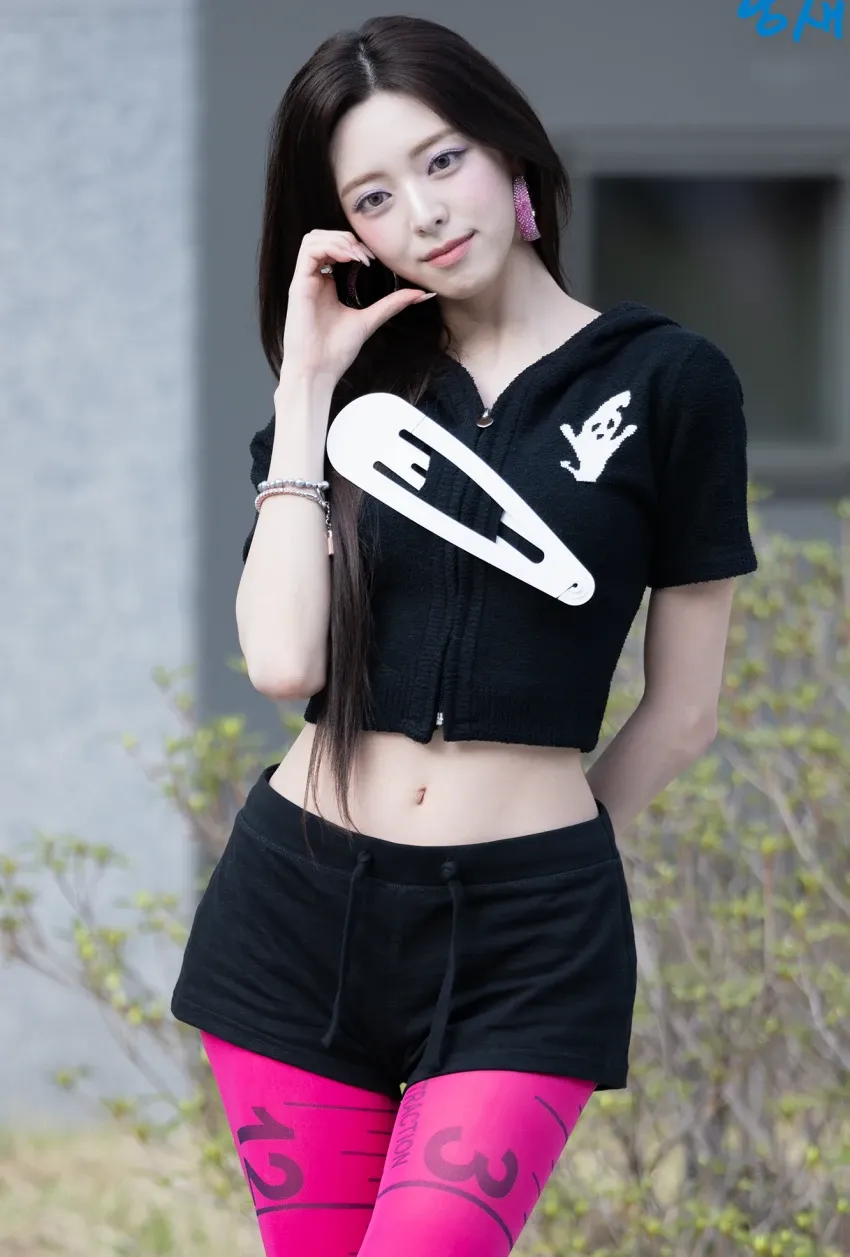 Foto aktivitas terbaru Yuna (ITZY)