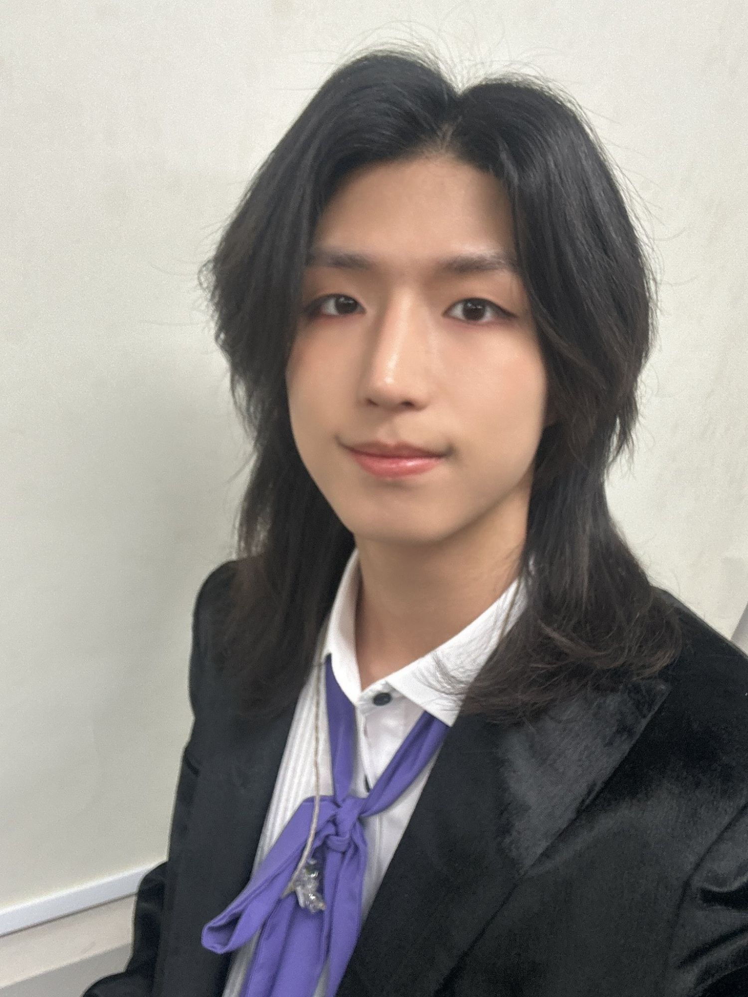 Behind-the-scenes cut of Jun Han (Xdinary Heroes)