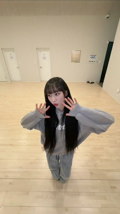 A moment captured by SECRET NUMBER's fan