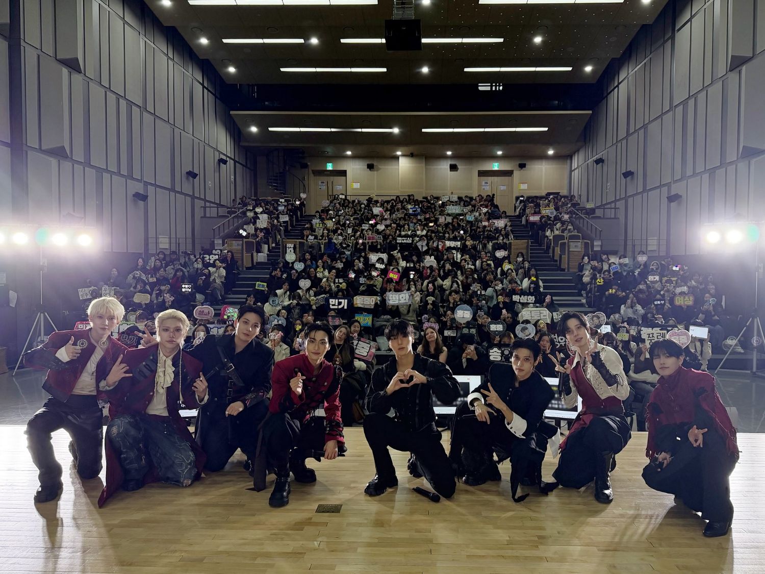 에이티즈 최근 활동샷