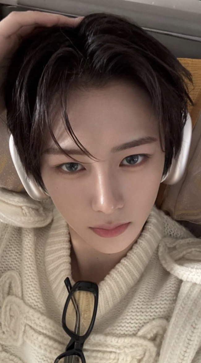 A heartfelt wallpaper shared by Zhou Anxin (ALPHA DRIVE ONE)'s fans