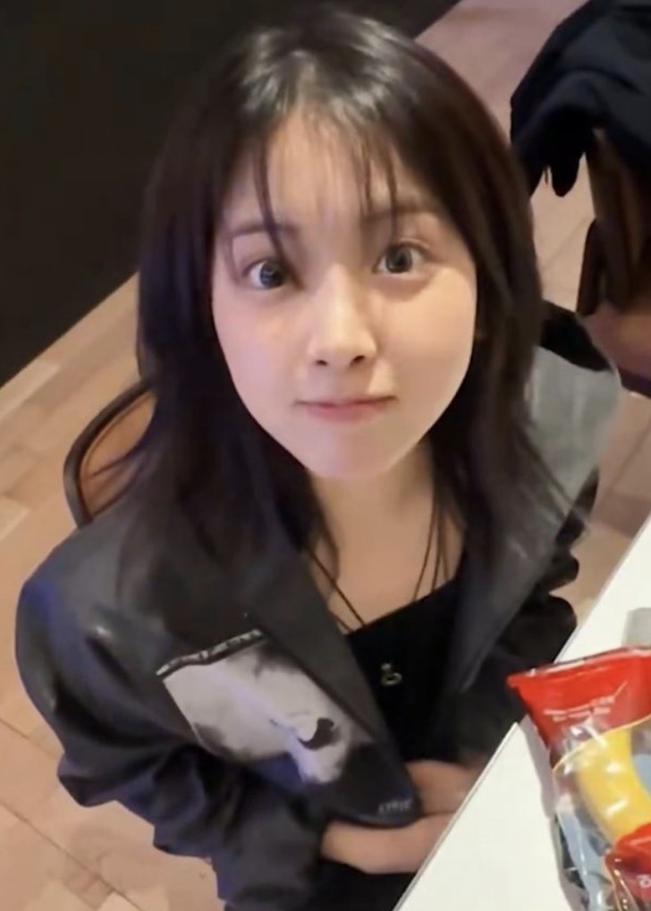 智羽 (NMIXX)的最新照片