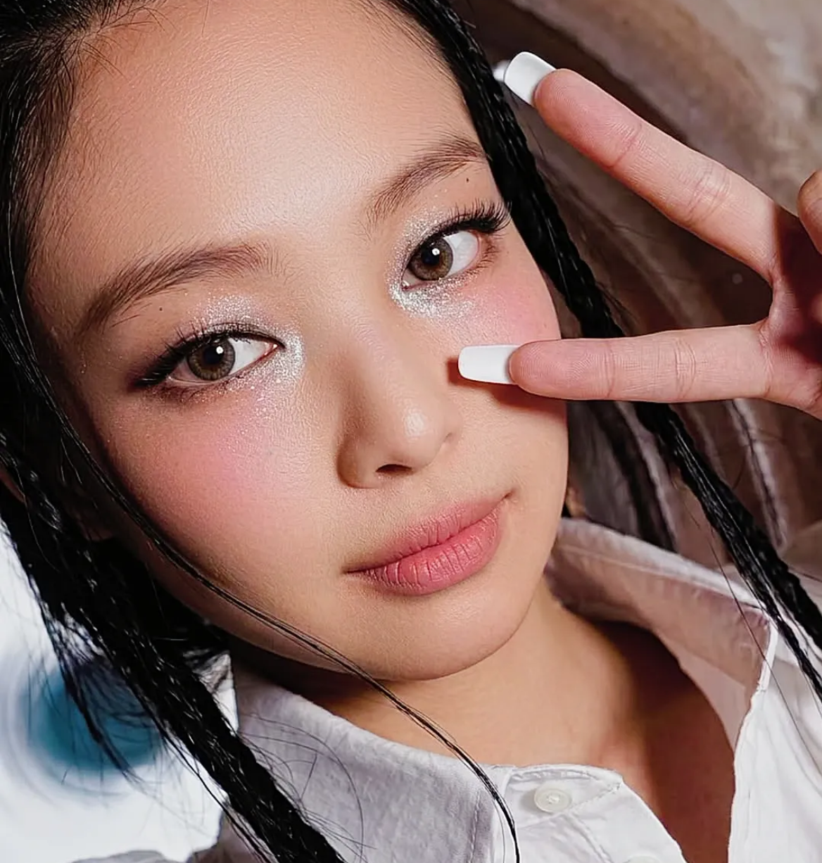 Recent activity shot of Jennie (BLACKPINK)