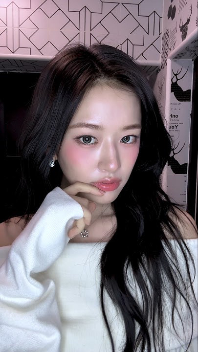 Foto terbaru An Yujin (IVE)