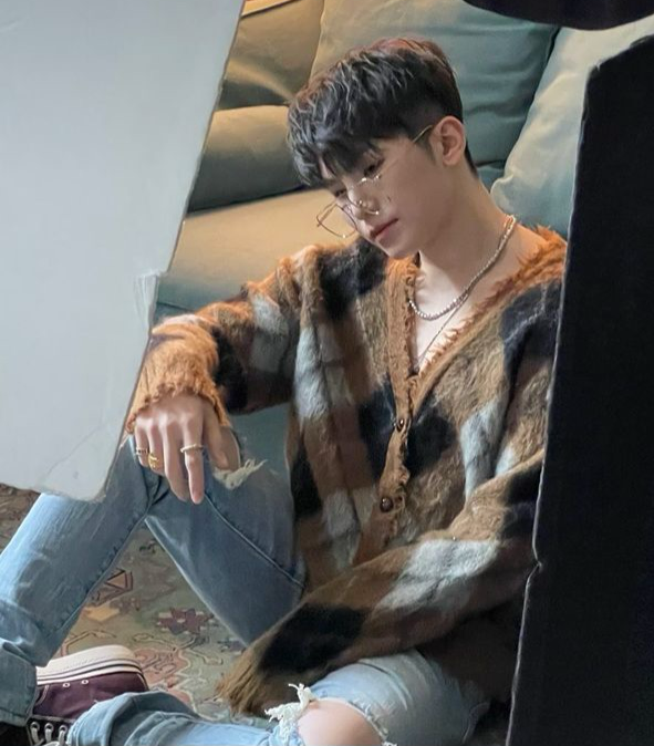 A moment captured by Woozi (SEVENTEEN)'s fan