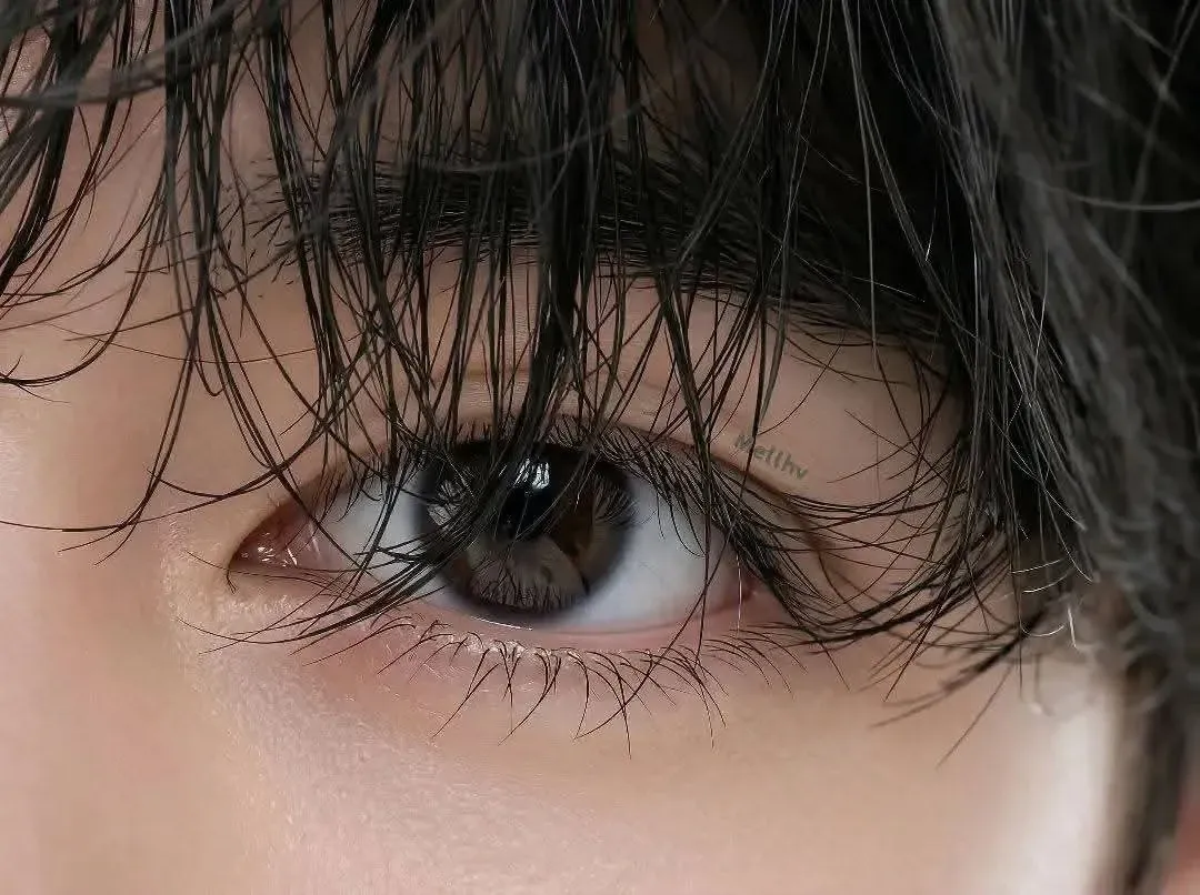 A moment captured by V (BTS)'s fan