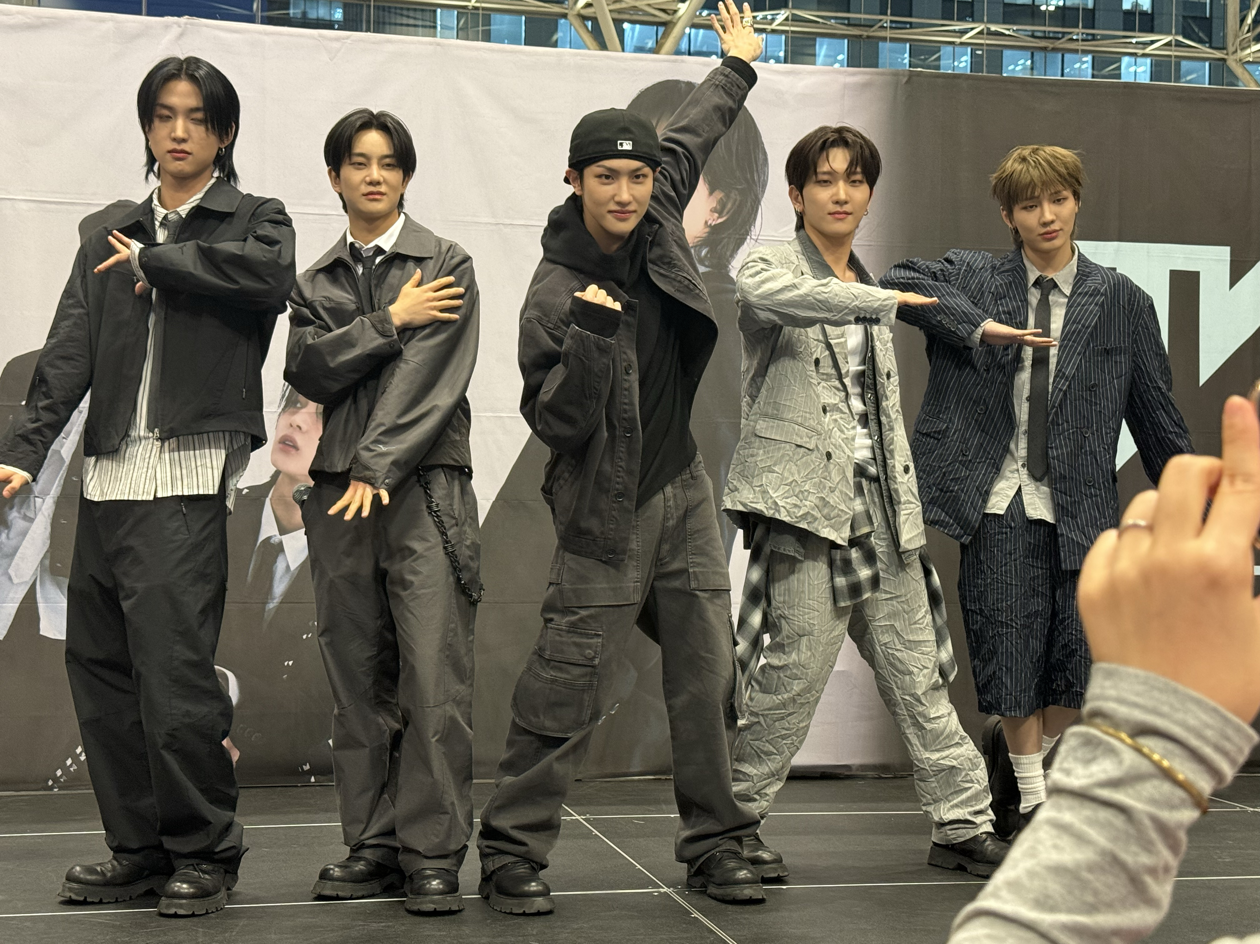 TNX의 최신 사진