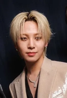 Trending idol content in the community