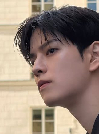 Latest photo of Seungmin (Stray Kids)