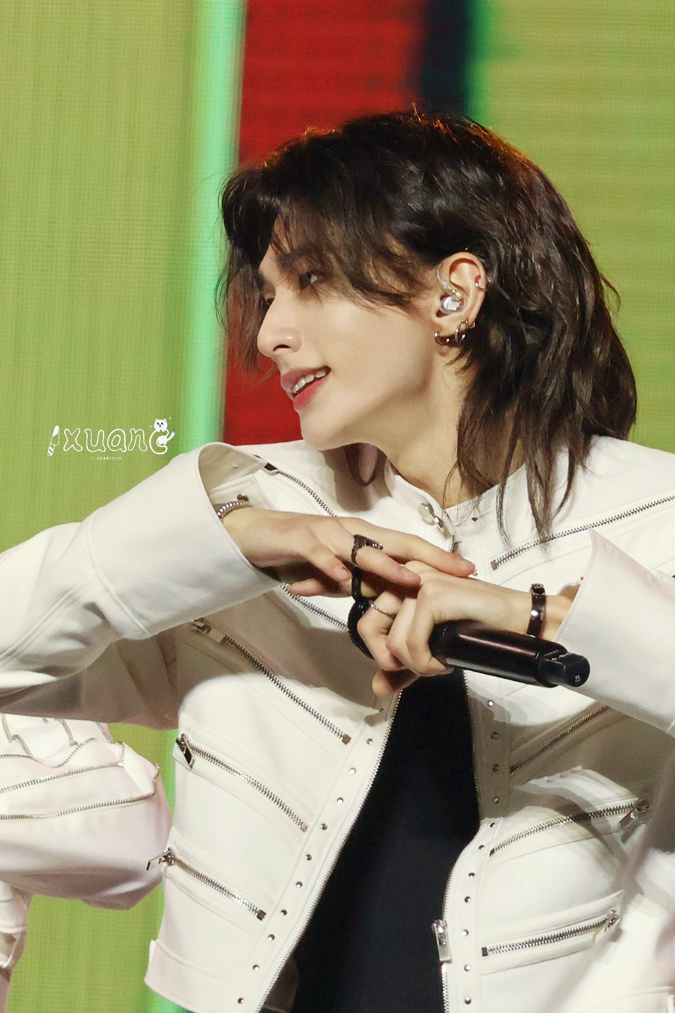 Latest photo of Hyunjin (Stray Kids)