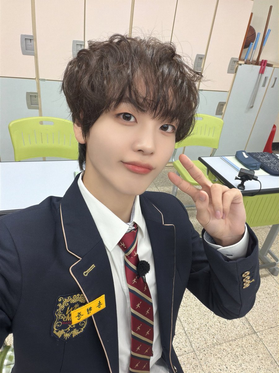 Behind-the-scenes cut of CRAVITY