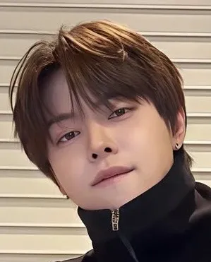 Behind-the-scenes cut of Lee Leo (ALPHA DRIVE ONE)