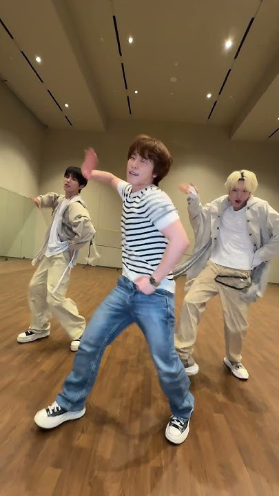 A moment captured by Dino (SEVENTEEN)'s fan