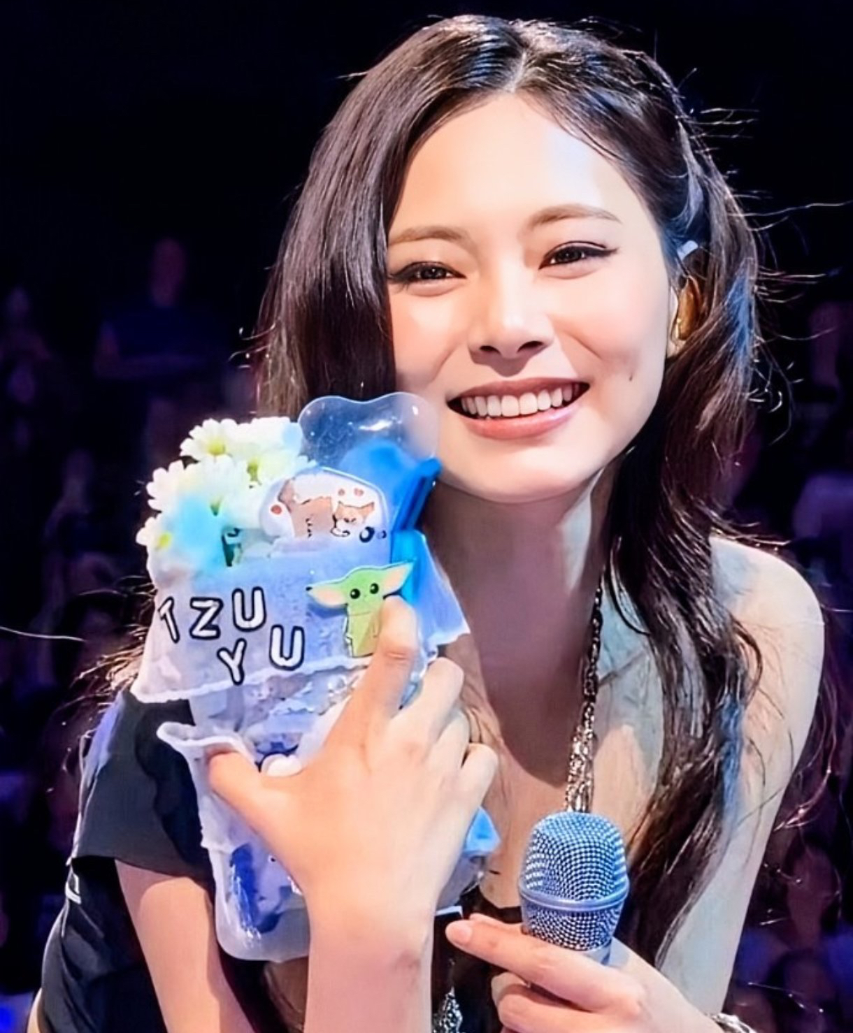 Foto aktivitas terbaru Tzuyu (TWICE)