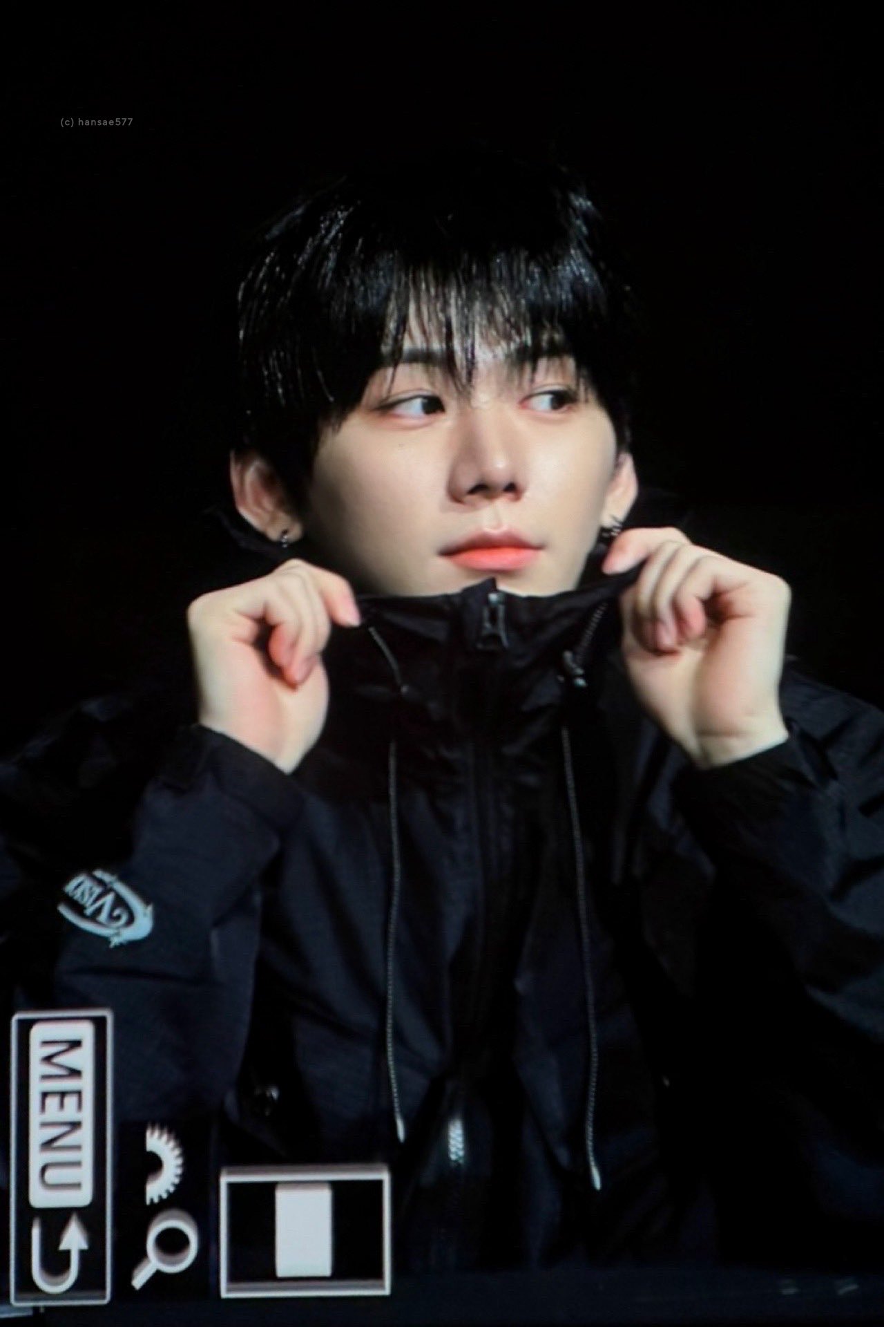 A moment captured by Park Han (AHOF)'s fan