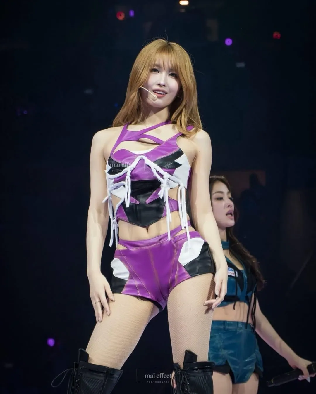 Behind-the-scenes cut of Momo (TWICE)