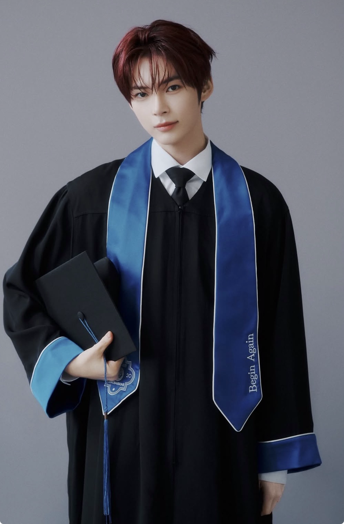 Recent activity shot of Sung Hanbin (ZEROBASEONE)