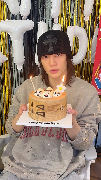 Fan-made special wallpaper for Hyunjin (Stray Kids)