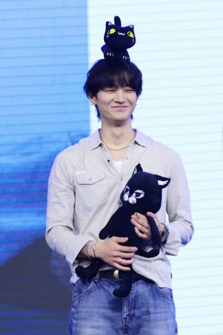 Behind-the-scenes cut of JAY B (GOT7)