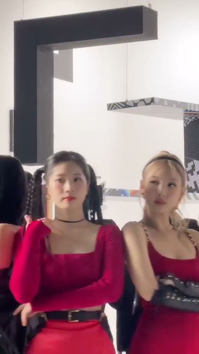 Today's most popular wallpaper in the Momo (TWICE) community