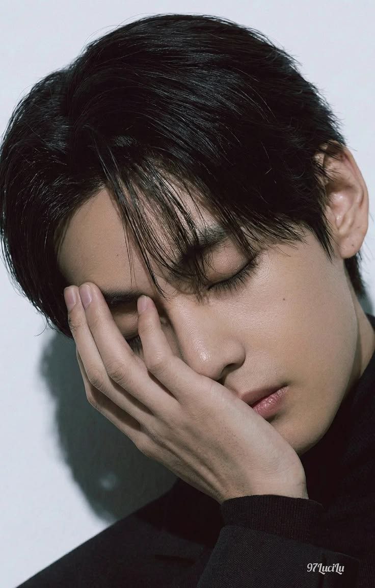 Foto terbaru V (BTS)