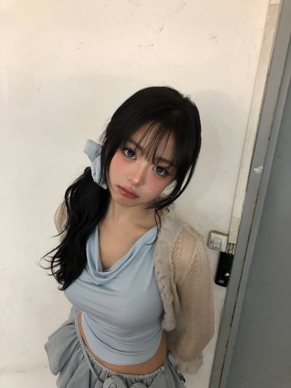 アヒョン (BABYMONSTER)の舞台裏ショット