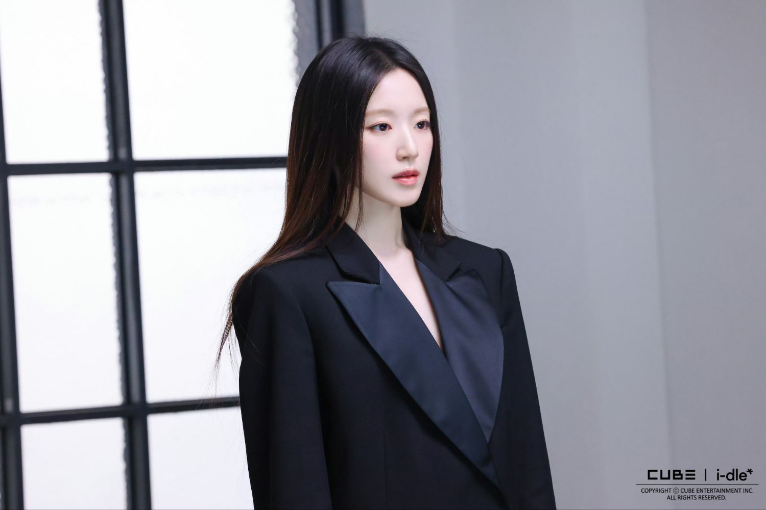 Behind-the-scenes cut of Shuhua (i-dle)