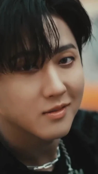 The most beloved wallpaper among Changbin (Stray Kids)'s fans